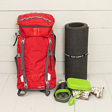 Startkit Scout, röd ryggsäck 40 l, liggunderlag och camp-a-box grön