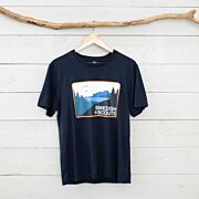 T-shirt SCOUTS Marin hängande på en galge