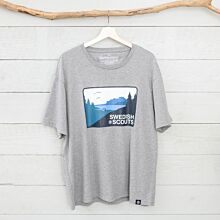 T-shirt SCOUTS Grå hängande på en galge