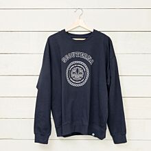 Sweatshirt knut marin hängandes på galge mot vägg