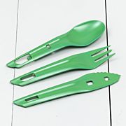 Wildo bestickset OCY i 70% plantbaserad polyamid. Ett smidigt bestickset med sked, gaffel och kniv