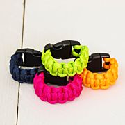 Halsdukssölja paracord i färgerna blå, grön, rosa och orange